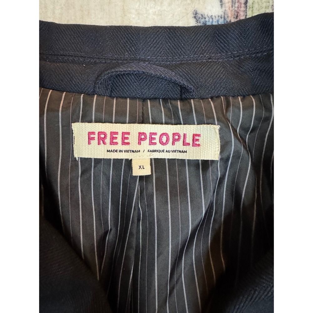 Free People Double Breasted Blazer Jacket Navy Cropped Boxy XL Minimalist - Picture 8 of 9